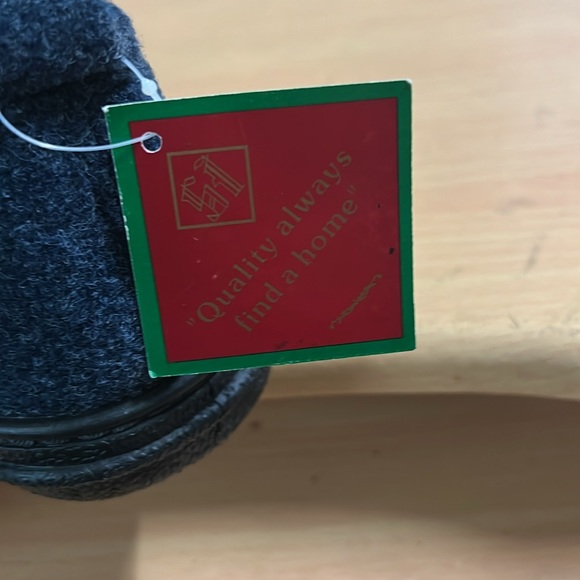 Slippers International men Slippers 13 WIDE - Picture 9 of 9